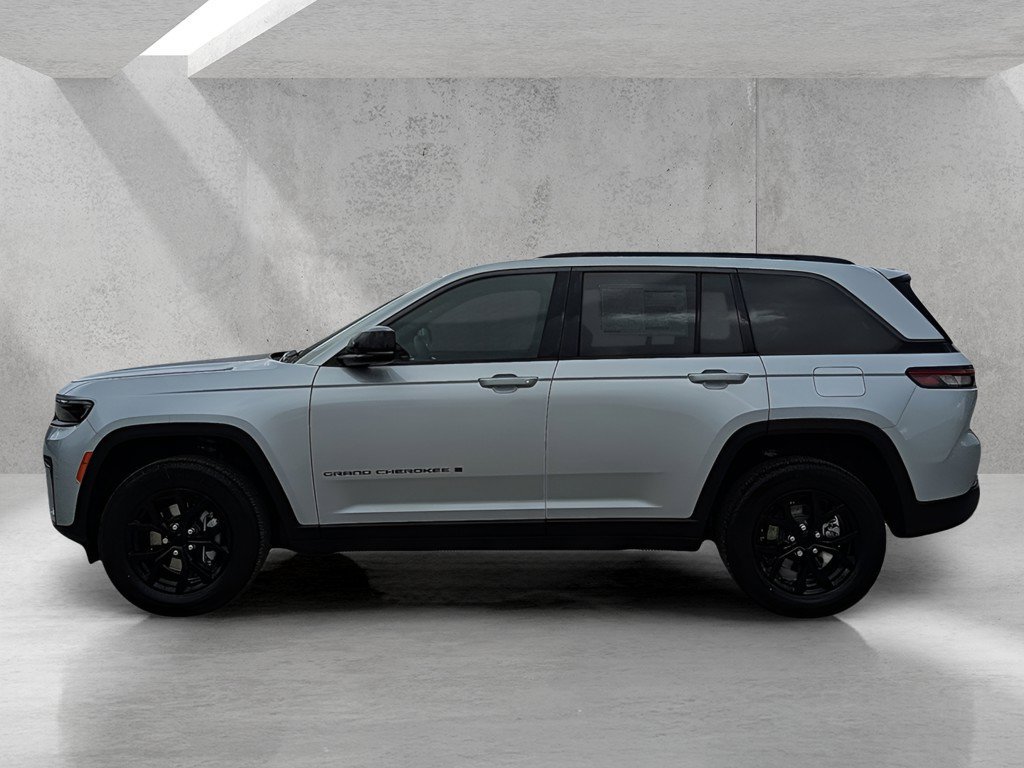 New 2026 Jeep Grand Cherokee Altitude RWD image 2