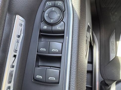 Used 2022 GMC Sierra 1500 Denali AWD/4WD image 23