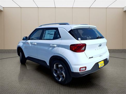 New 2025 Hyundai Venue SEL image 5