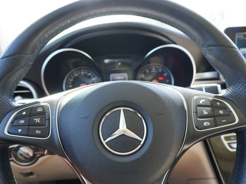 Used 2019 Mercedes-Benz GLC 300 4MATIC image 31