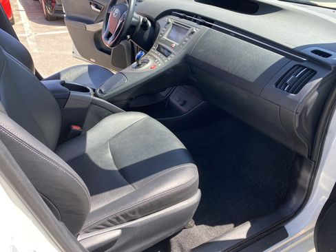Used 2015 Toyota Prius Persona Series FWD image 18