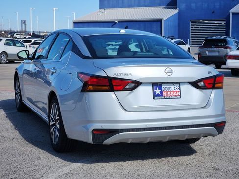 Used 2024 Nissan Altima 2.5 SV image 4