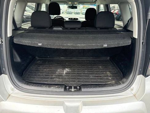 Used 2014 Kia Soul ! FWD image 10