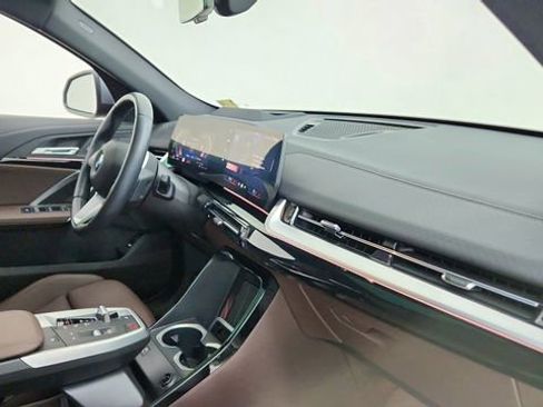 Used 2025 BMW X2 xDrive28i image 21