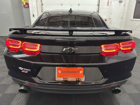 Used 2019 Chevrolet Camaro SS RWD image 9