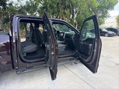Used 2018 Ford F150 XLT w/ Equipment Group 302A Luxury AWD/4WD image 13