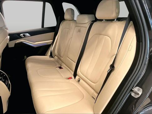 Used 2022 BMW X5 sDrive40i w/ Premium Package RWD image 18