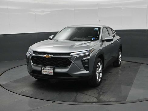 New 2026 Chevrolet Trax LS w/ LS Convenience Package image 5