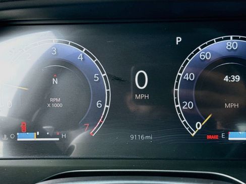 Used 2025 Jeep Grand Cherokee Laredo RWD image 13