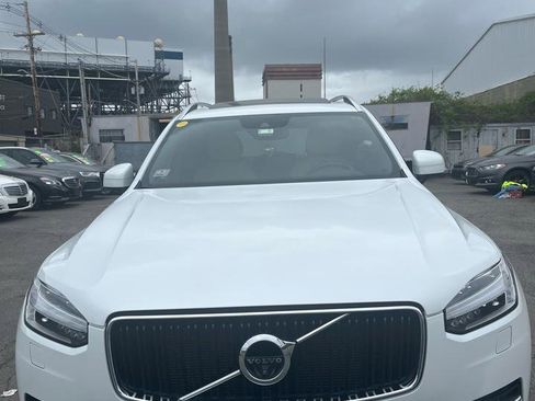 Used 2018 Volvo XC90 T6 Momentum w/ Convenience Package AWD/4WD image 4