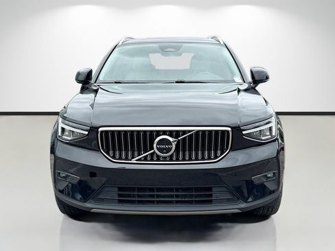 Used 2023 Volvo XC40 B5 Plus AWD/4WD image 8