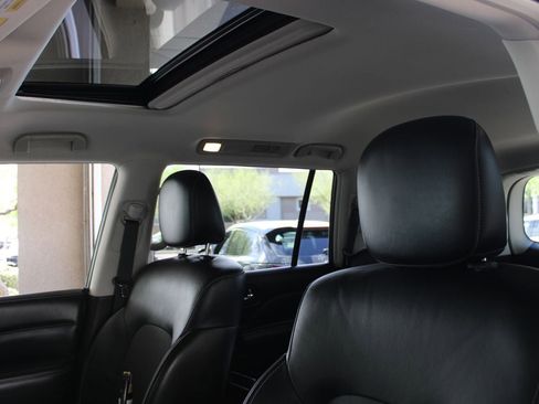 Used 2024 INFINITI QX80 Luxe image 39