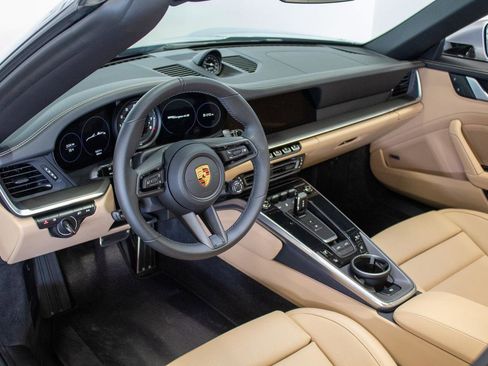 Used 2024 Porsche 911 Targa 4S image 2