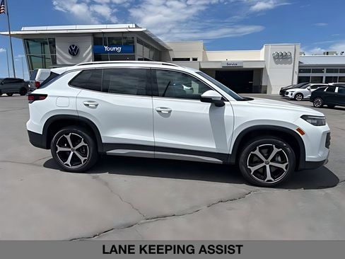 New 2026 Volkswagen Tiguan SE AWD/4WD image 2