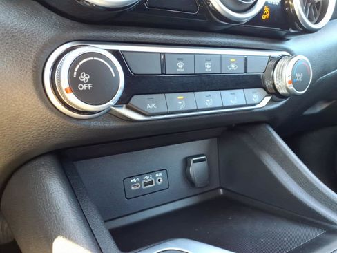 Certified 2023 Nissan Sentra SV FWD image 18