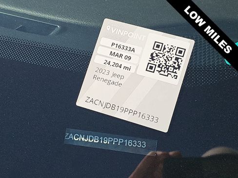 Used 2023 Jeep Renegade Latitude AWD/4WD image 24