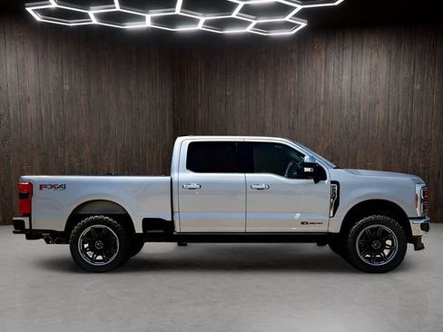 Used 2023 Ford F250 Lariat w/ Chrome Package AWD/4WD image 7
