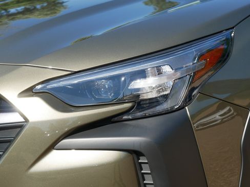 Used 2024 Subaru Outback Premium AWD/4WD image 16