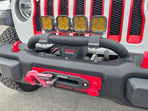 Used 2022 Jeep Wrangler Unlimited Rubicon w/ LED Lighting Group AWD/4WD image 9