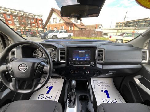 Used 2022 Nissan Frontier SV image 12