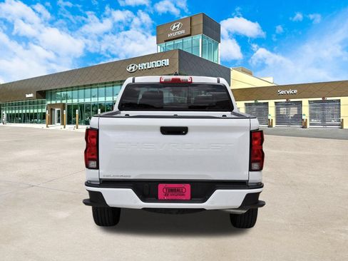 Used 2025 Chevrolet Colorado LT RWD image 7