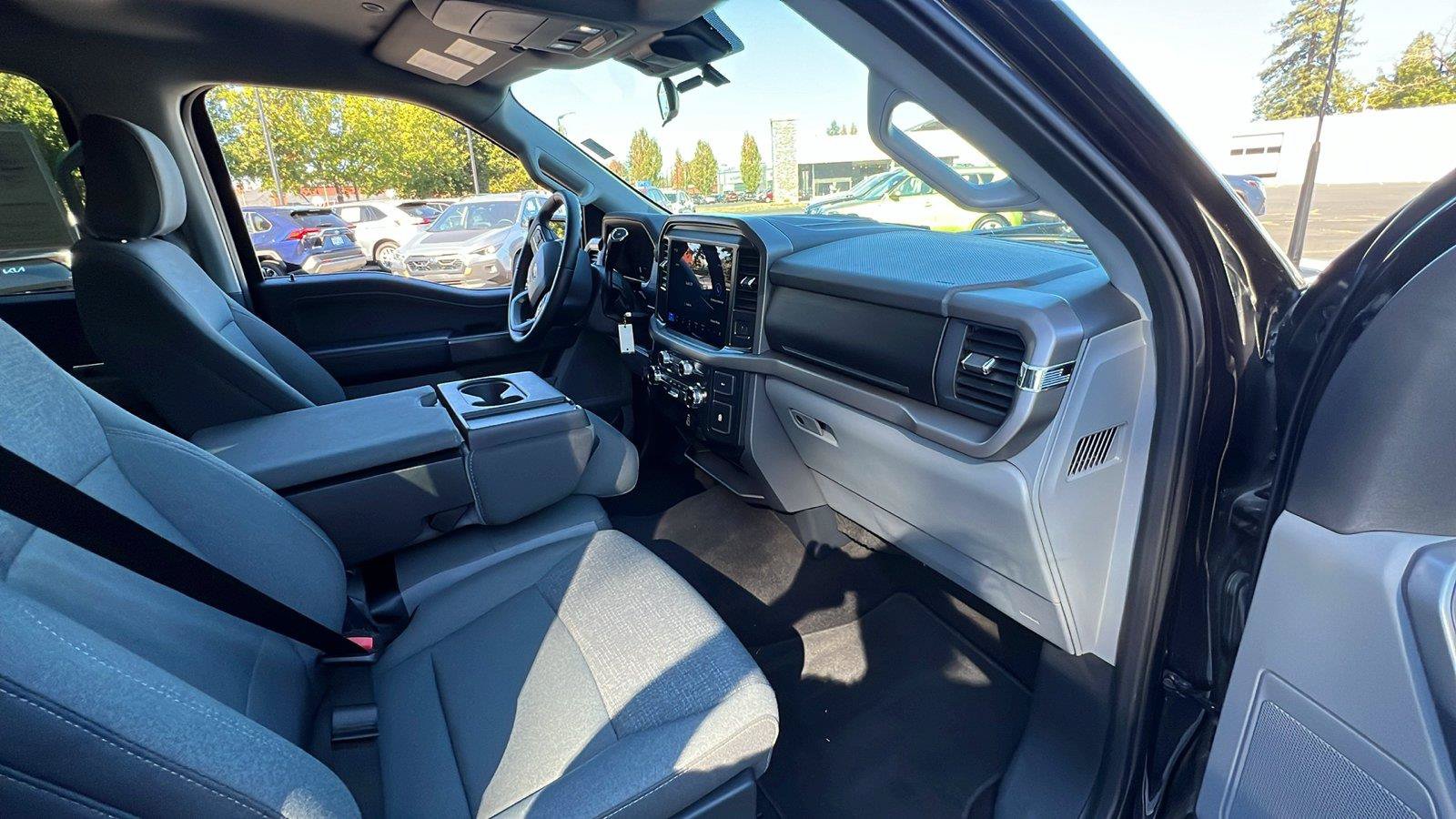 Used 2025 Ford F150 XLT w/ Equipment Group 301A Standard AWD/4WD image 17