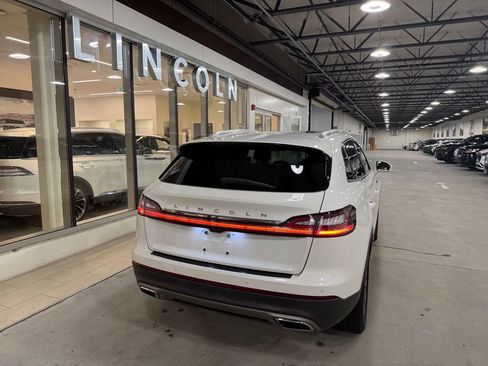 Used 2023 Lincoln Nautilus Reserve w/ Luxury Package AWD/4WD image 4