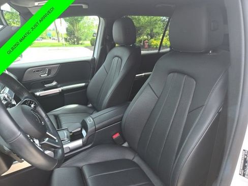 Used 2022 Mercedes-Benz GLB 250 4MATIC image 9