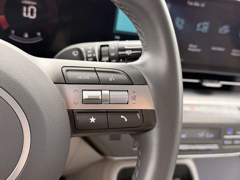 Used 2025 Hyundai Kona SEL AWD/4WD image 12