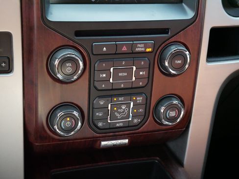 Used 2013 Ford F150 King Ranch w/ King Ranch Luxury Pkg AWD/4WD image 23