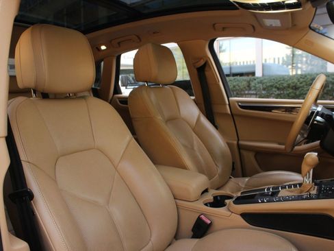 Used 2016 Porsche Macan S w/ Premium Package Plus image 29