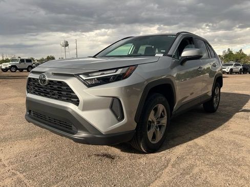 Used 2025 Toyota RAV4 XLE FWD image 1