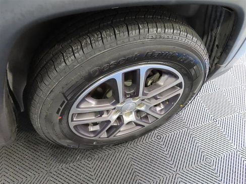 Used 2019 Jeep Compass Latitude image 9