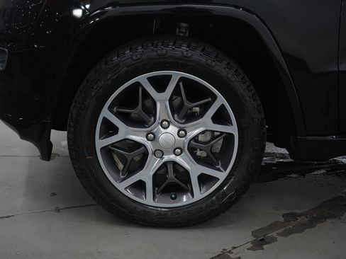 Used 2020 Jeep Grand Cherokee Overland image 33