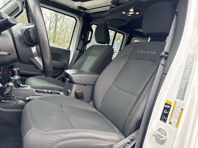 Used 2022 Jeep Wrangler Unlimited Sahara AWD/4WD image 6