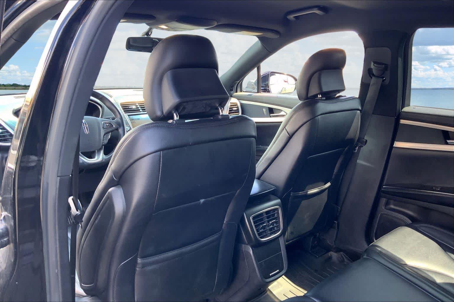 Used 2017 Lincoln MKX Premiere AWD/4WD image 12