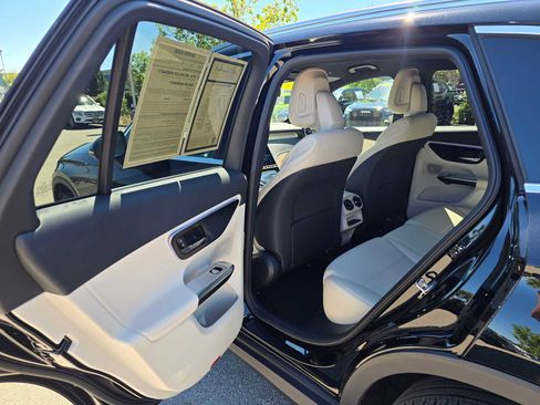 Used 2026 Mercedes-Benz GLC 300 image 18