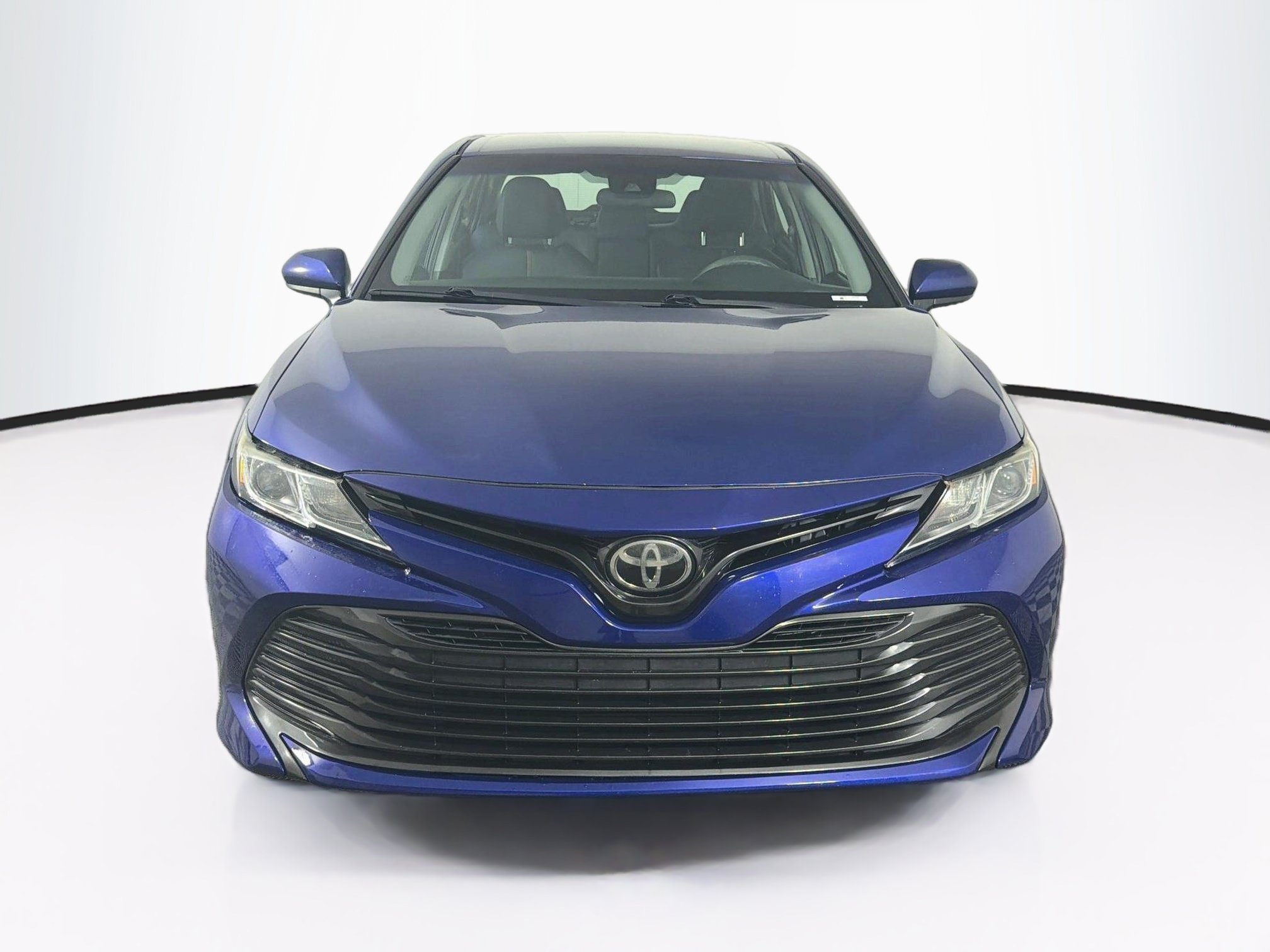 Used 2018 Toyota Camry LE FWD image 2