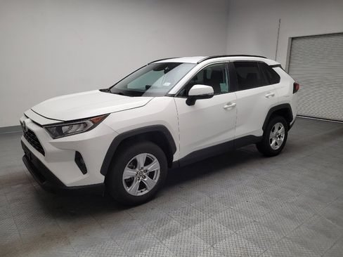 Used 2021 Toyota RAV4 XLE FWD image 2