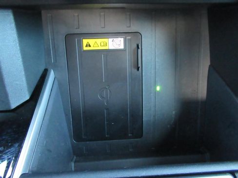 Used 2023 Toyota Tundra Platinum AWD/4WD image 29
