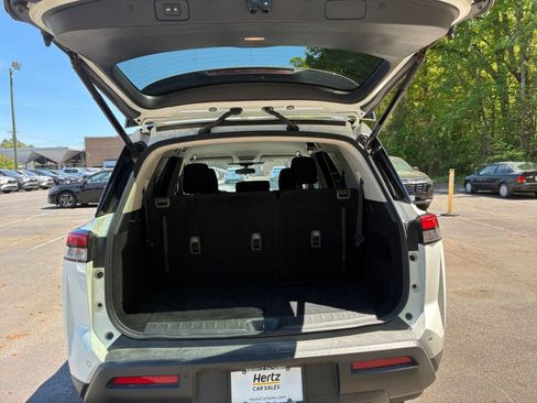 Used 2025 Nissan Pathfinder SV image 33
