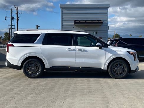 New 2026 Kia Carnival EX image 2