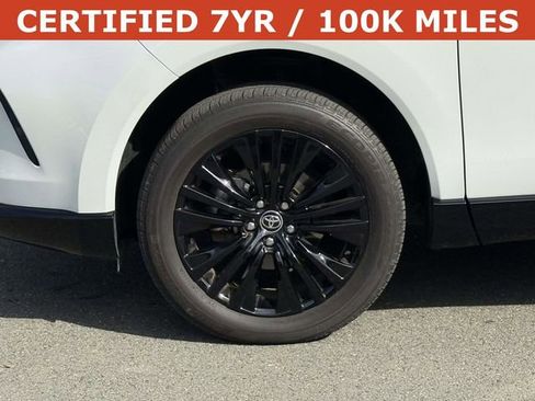 Used 2023 Toyota Venza Nightshade AWD/4WD image 5