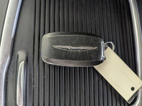 Used 2022 Chrysler Pacifica Touring-L FWD image 31
