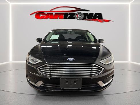 Used 2018 Ford Fusion SE w/ Fusion SE Technology Package image 2