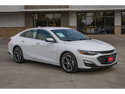 Used 2023 Chevrolet Malibu LT FWD image 2