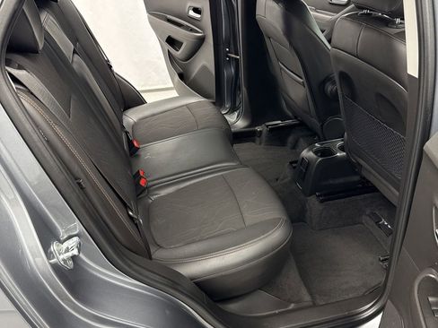 Used 2019 Chevrolet Trax LT w/ LT Convenience Package image 28