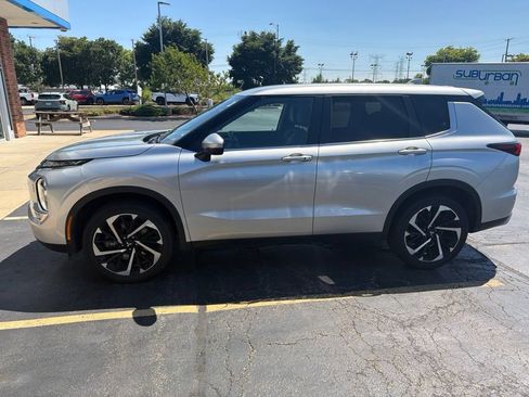 Used 2024 Mitsubishi Outlander SE AWD/4WD image 1