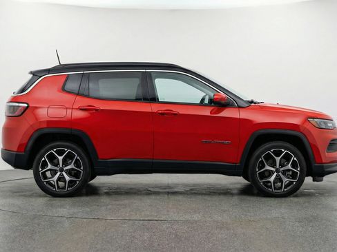 Used 2025 Jeep Compass Limited AWD/4WD image 11
