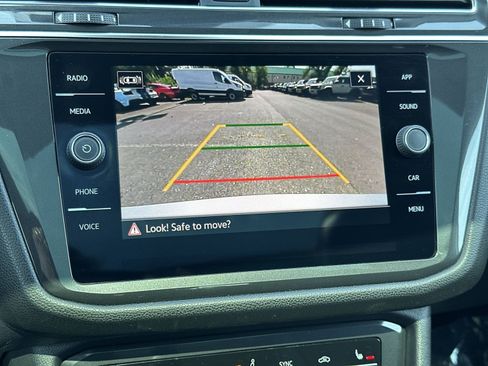 Used 2023 Volkswagen Tiguan SE w/ Panoramic Sunroof Package FWD image 20